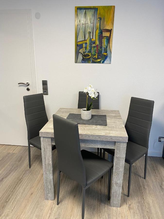 1,5 Zimmer Apartment In S-Bahn Naehe, 35 Qm, Max 4 Pers, Zentral, Private Terasse, Internet 250 Mbit Gärtringen Buitenkant foto